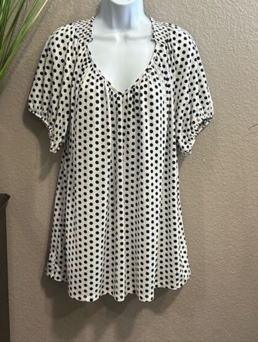 Loanna Navy Blue Polka Dot White V-Neck Tunic